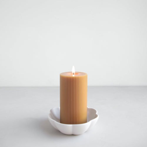 Ribbed Pillar Candle and Ceramic Fleur Dish Gift Set Miel