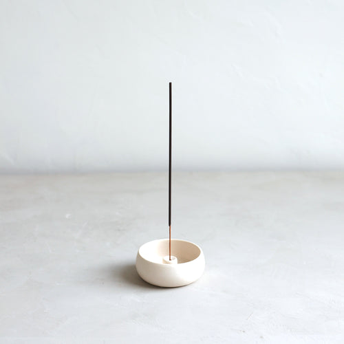 Designed in collaboration with Grandmont Street, by ceramicist Julia Finlayson in Evanston, Illinois. Julia's work focuses on minimal, yet expressive forms with unexpected glazes and textures. Each piece is unique and slight imperfections are a feature to be celebrated.  This unique, hand-crafted incense holder was thought up as the perfect pair to our essential oil incense sticks.